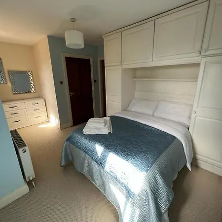 Taylors Hill Luxury بيت ضيافة