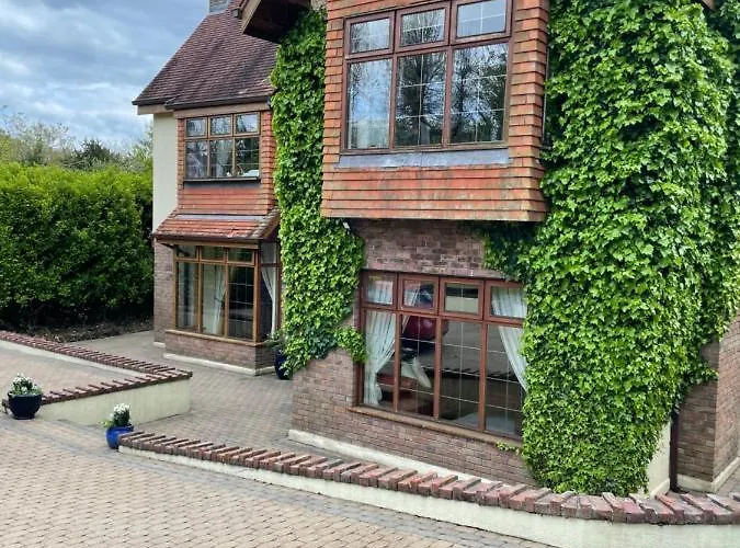 Taylors Hill Luxury *